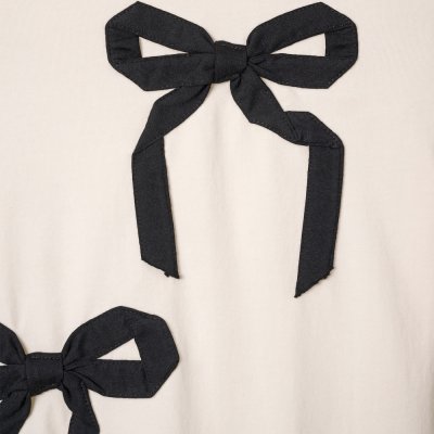 THE BOW SHRUNKEN TEE